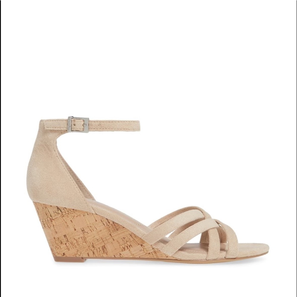 Charles David Gwenyth Wedge Sandal Nude - Picture 3 of 7